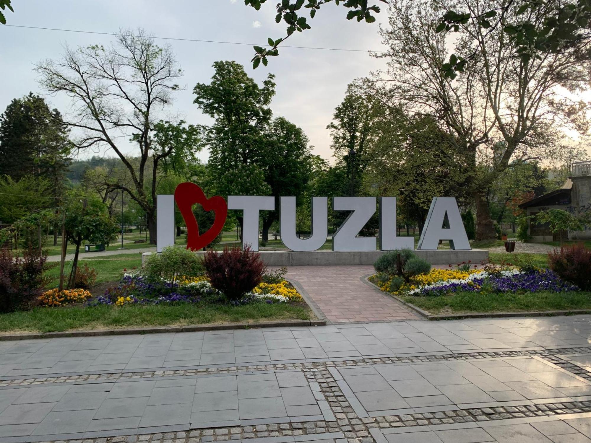 Park Lake Suite Tuzla Bagian luar foto